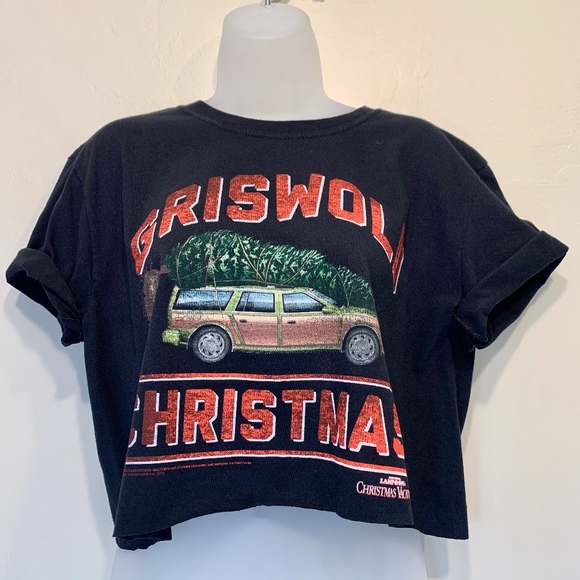 Gildan Tops - Gildan | VTG Christmas Vacation Cropped Tee